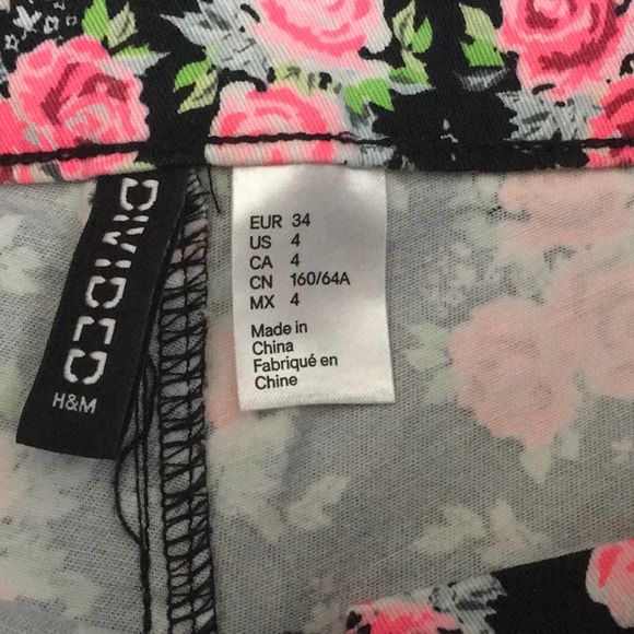 H&M Shorts - Picture 3 of 9